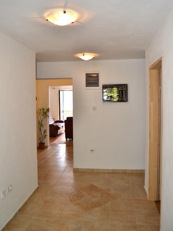 Apartments Dobrisa Котор Екстер'єр фото