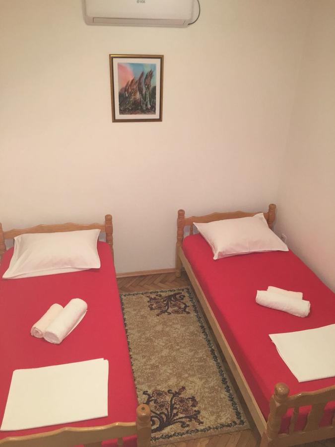 Apartments Dobrisa Котор Екстер'єр фото