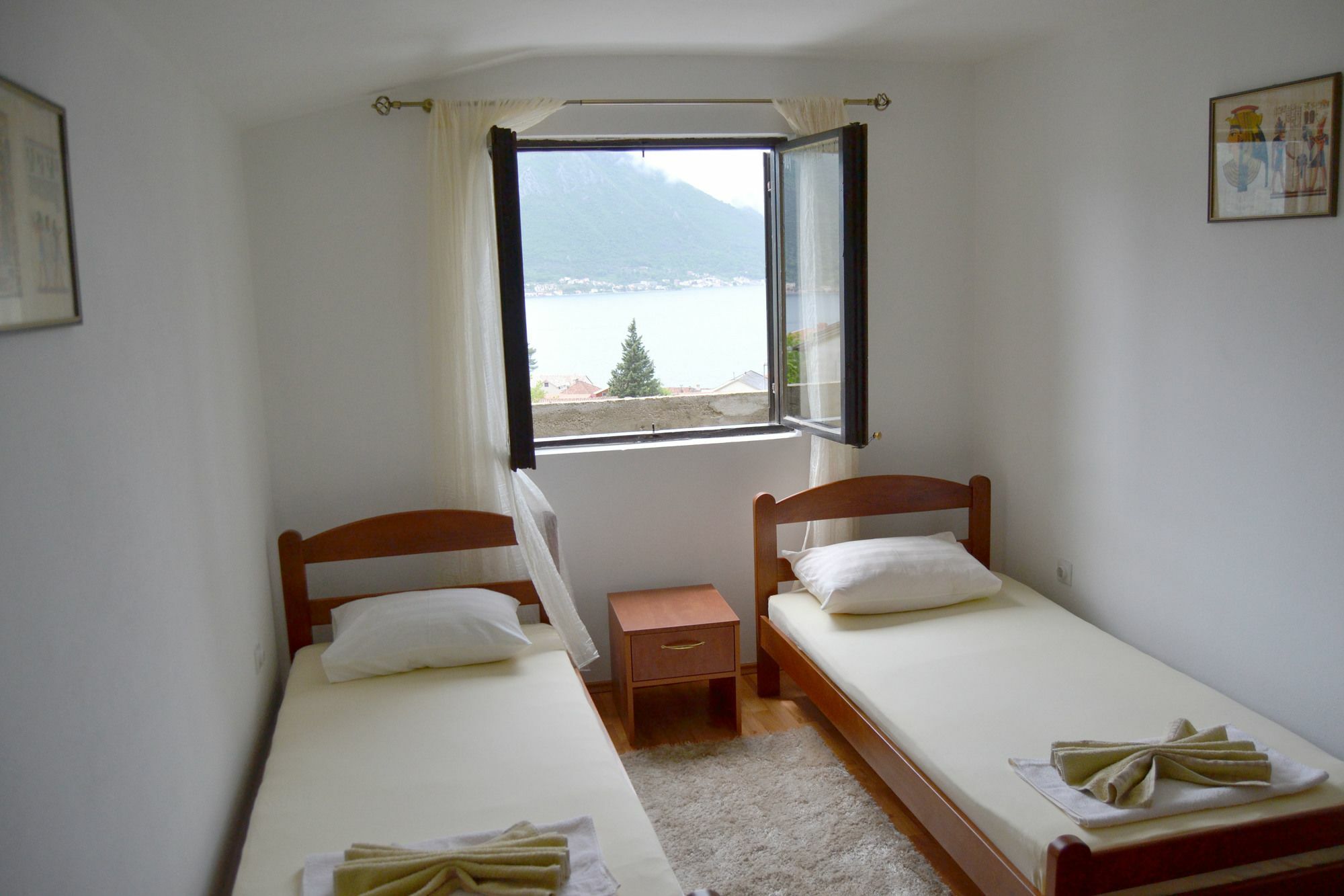Apartments Dobrisa Котор Екстер'єр фото